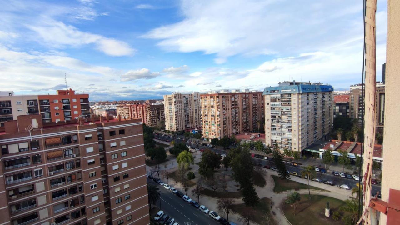 Habitacion Con Cama Individual, Piso Compartido En Avenida Blasco Ibanez Valence Extérieur photo